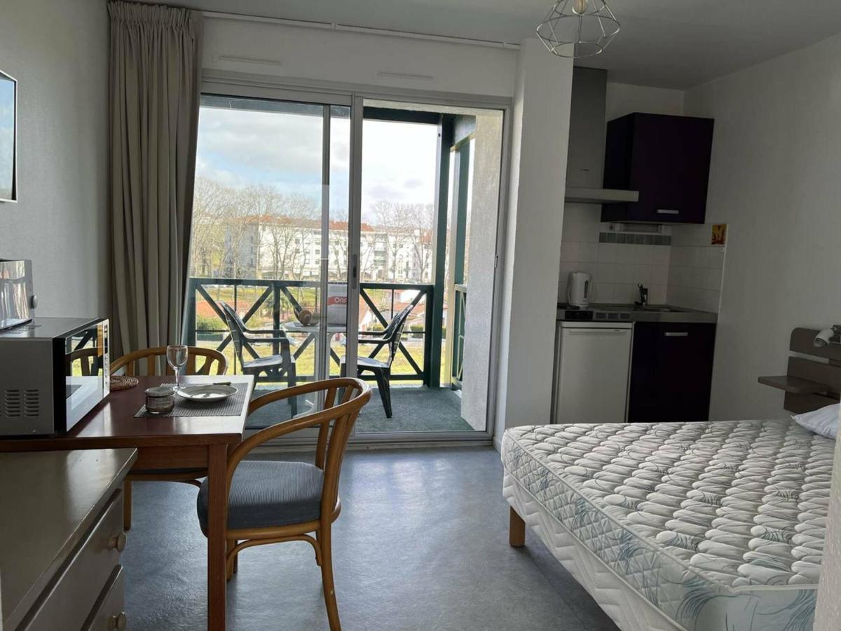 Studio Lilas A Cambo-Les-Bains : Terrasse, Parking, Proche Thermes, Internet, Animaux Acceptes - Fr-1-495-96 Bagian luar foto
